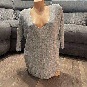 Women’s Express oversized high/low 3/4 sleeve sweater. Gently worn. Med